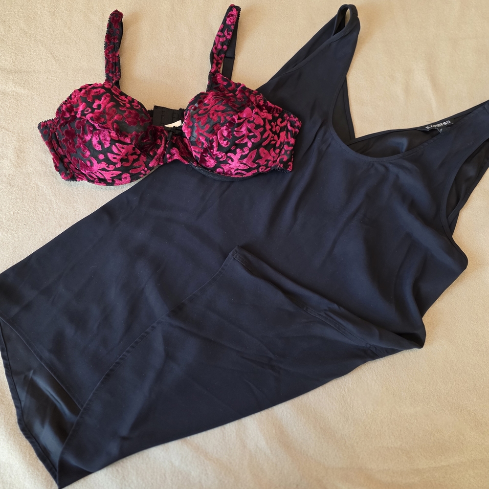 Express Black Crepe Top and Red Lace Bra Shirt Size L Bra Size 38D